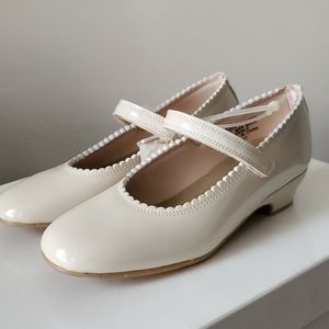 Girl's Ivery Short Heel Dress Patent Shoes